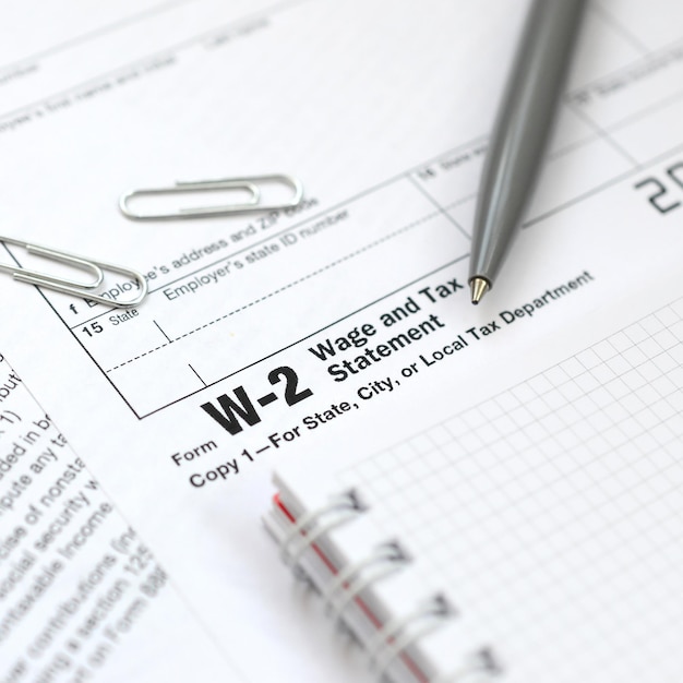 1099 vs. W-2: How to Classify Your Team the Right Way